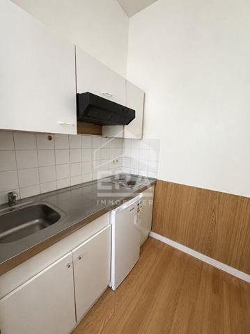 IMMEUBLE DE RAPPORT - 4 LOGEMENTS - CENTRE-VILLE DE SAINTES