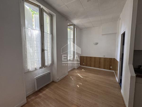 IMMEUBLE DE RAPPORT - 4 LOGEMENTS - CENTRE-VILLE DE SAINTES