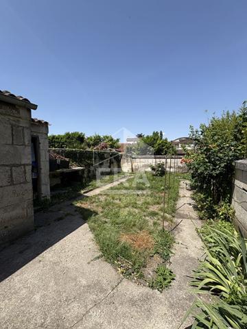 IMMEUBLE DE RAPPORT - 4 LOGEMENTS - CENTRE-VILLE DE SAINTES