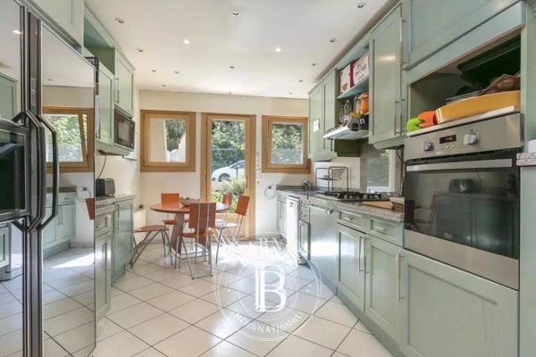 Le Pecq, Maison 8 Chambres -  287 m² à vendre