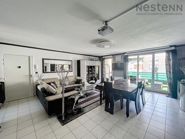 Appartement T4 de près de 100m2, 3 chambres, belle terrasse, place privative inclus