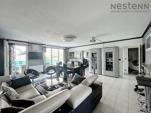 Appartement T4 de près de 100m2, 3 chambres, belle terrasse, place privative inclus