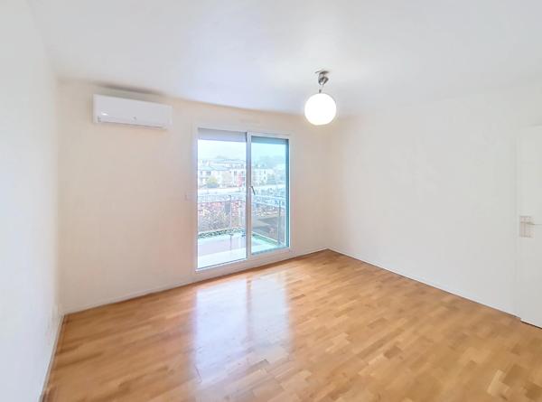 Studio CENTRE-VILLE Rambouillet 1 pièce(s) 23 m2 terrasse et box