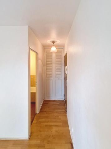 Studio CENTRE-VILLE Rambouillet 1 pièce(s) 23 m2 terrasse et box