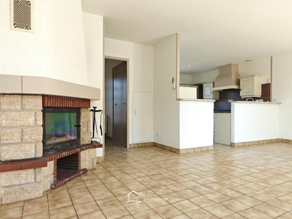 MAISON 4 CHAMBRES ET DOUBLE GARAGE Valence-en-poitou (86700)