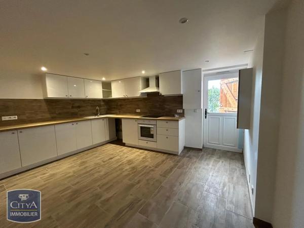 Maison à louer 3 pièces 53m² Bagnols-en-Forêt (83600)