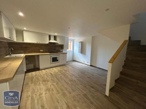 Maison à louer 3 pièces 53m² Bagnols-en-Forêt (83600)
