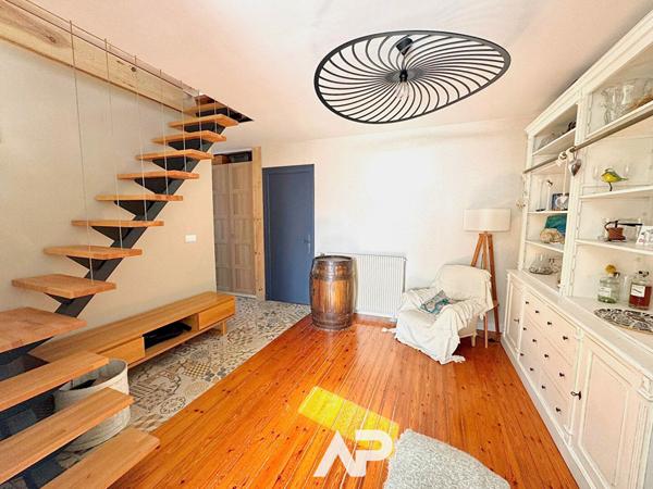 Maison rénovée - 3 chambres - BEAUREGARD €590 000 ** - Référence MRJH641D