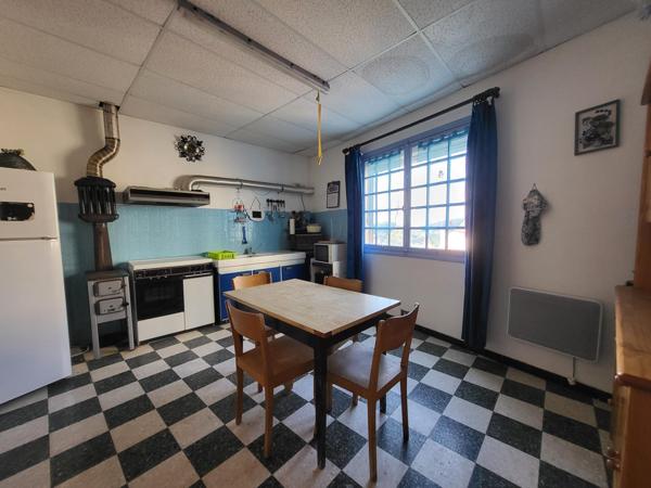 Appartement à SAINT-BRES, 30500 - 3 pièces 103m²