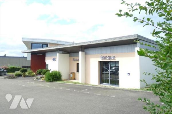  Locaux professionnels construits en trois structures communicantes pour ne former
actuellemen...