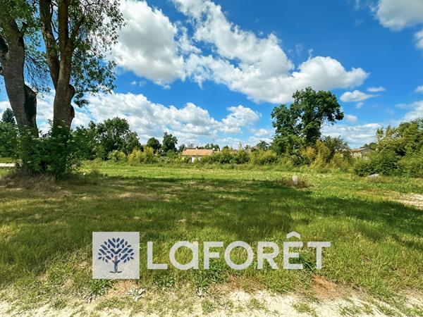 Achat terrain Gémozac - 657 m² - 59 200 €