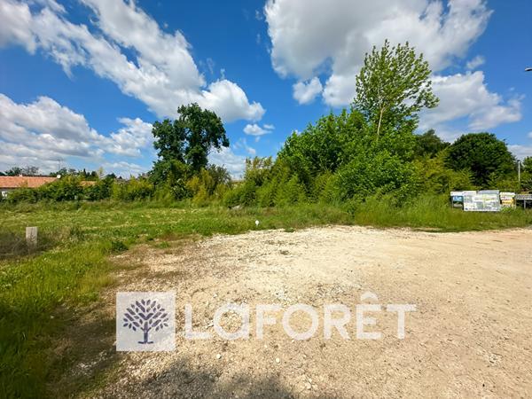 Achat terrain Gémozac - 657 m² - 59 200 €