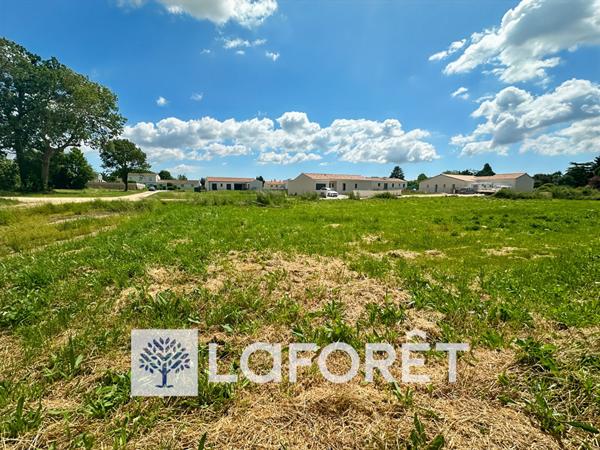 Achat terrain Gémozac - 657 m² - 59 200 €