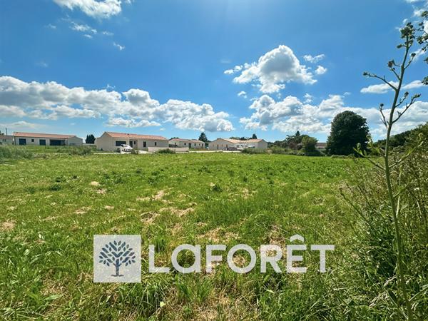 Achat terrain Gémozac - 657 m² - 59 200 €