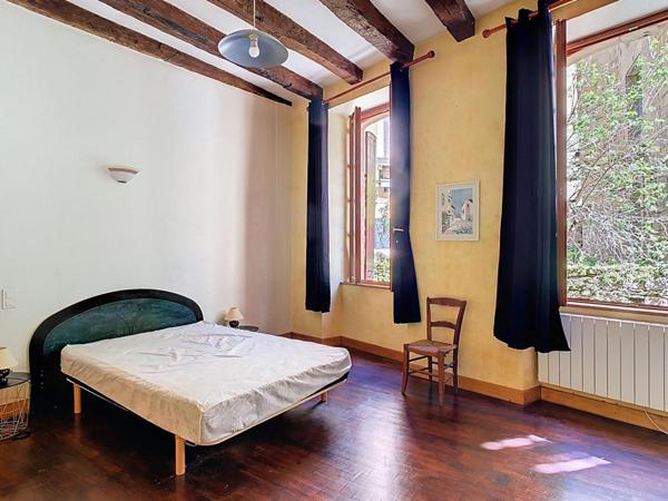 Bâtiment composant de 4 appartement au centre de Sarlat-la-Canéda