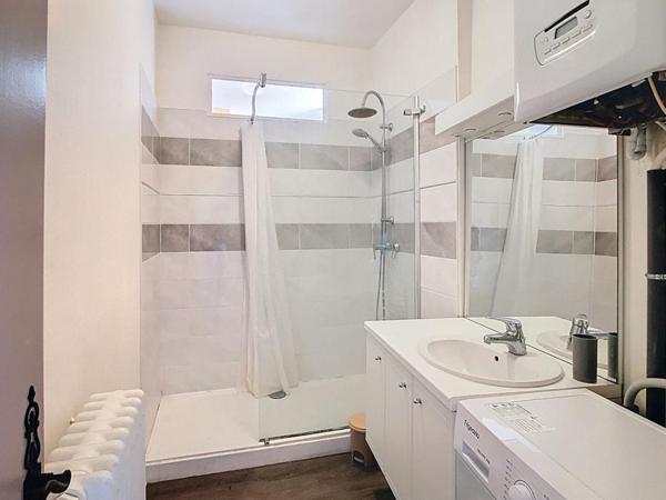 Bâtiment composant de 4 appartement au centre de Sarlat-la-Canéda