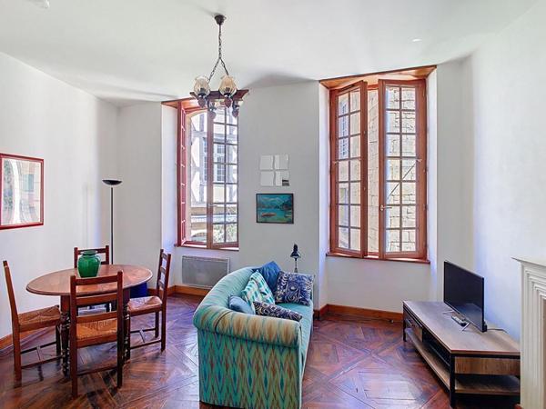 Bâtiment composant de 4 appartement au centre de Sarlat-la-Canéda