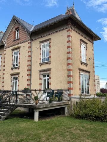 LUNÉVILLE – RARE ! Élégant hôtel particulier des années 1900 – 160 m² – 5 chambres – Terrain 674 m².