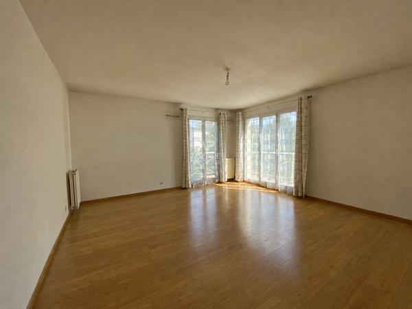 Appartement Eragny Sur Oise 2 pièce(s) 51.69 m2 Loyer 1 029 €/mois charges comprises **  - Référence  MG11258