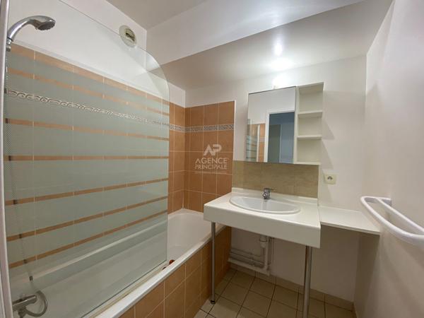 Appartement Eragny Sur Oise 2 pièce(s) 51.69 m2 Loyer 1 029 €/mois charges comprises **  - Référence  MG11258