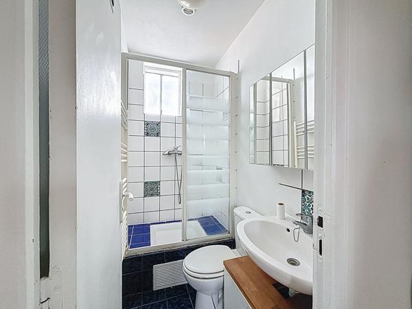 BAGNOLET, CENTRE-VILLE, 5 MIN DU METRO? DERNIER ETAGE SANS VIS A VIS, CHARMANT PETIT 2 PIECES