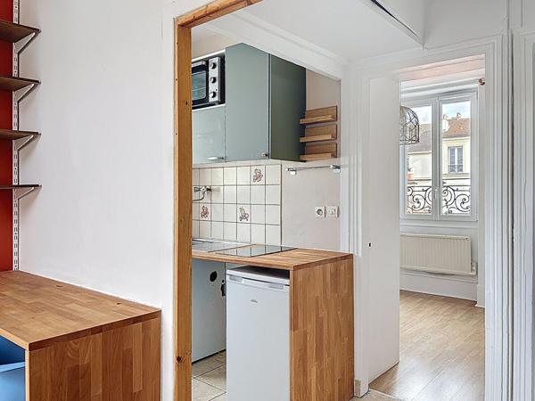 BAGNOLET, CENTRE-VILLE, 5 MIN DU METRO? DERNIER ETAGE SANS VIS A VIS, CHARMANT PETIT 2 PIECES