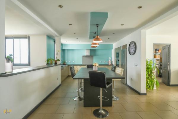 À VENDRE – APPARTEMENT F6 GRAND STANDING