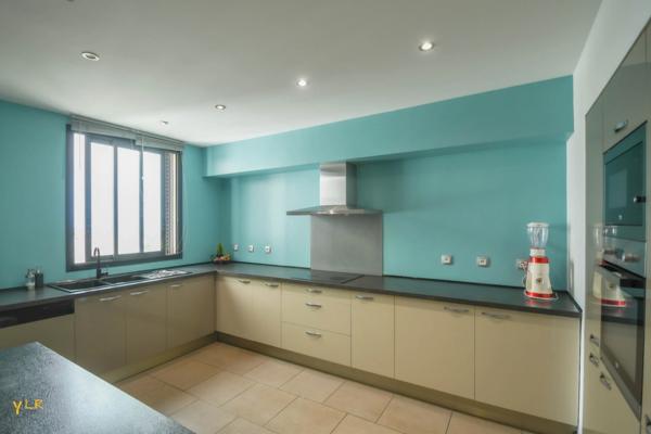 À VENDRE – APPARTEMENT F6 GRAND STANDING