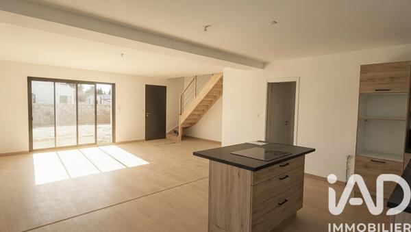 Maison à vendre 5 pièces 130 m² Camaret-sur-Aigues