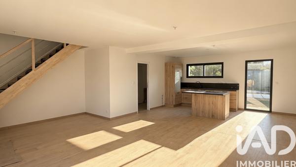 Maison à vendre 5 pièces 130 m² Camaret-sur-Aigues