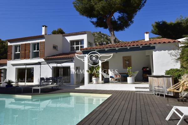 Le Cabot 13009. Sublime et rare propriété située un secteur calme et résidentiel.