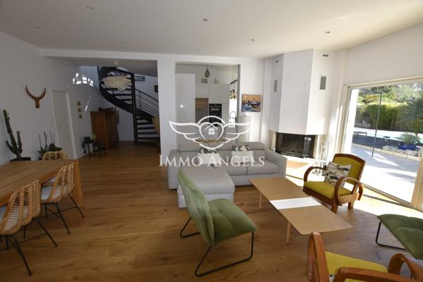 Le Cabot 13009. Sublime et rare propriété située un secteur calme et résidentiel.