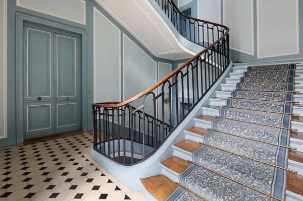 APPARTEMENT CONTEMPORAIN DANS UN HÔTEL XVIIIE