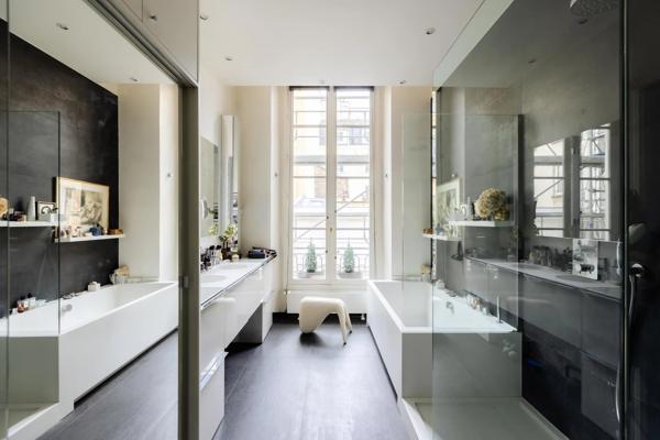 APPARTEMENT CONTEMPORAIN DANS UN HÔTEL XVIIIE