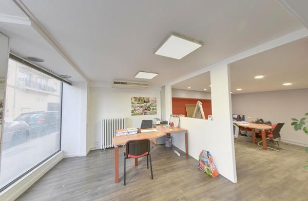 Local commercial Macon 1 pièce 77 m2