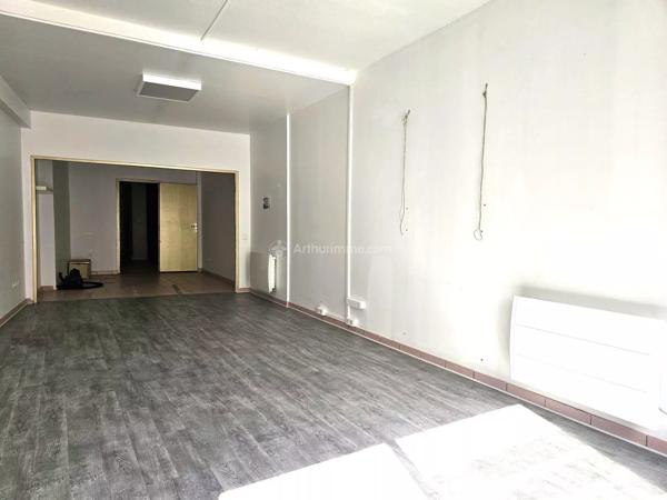 Location                                                      Local commercial
                        
                     1 pièces                      57 m2                     à Albi