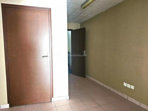 Location                                                      Local commercial
                        
                     1 pièces                      57 m2                     à Albi