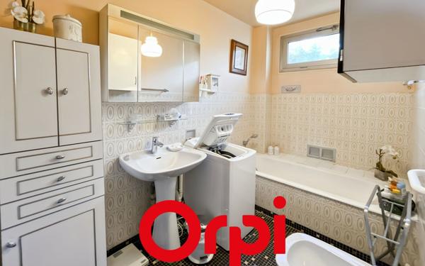 Appartement à vendre    3 pièces • 63 m2 Bandol