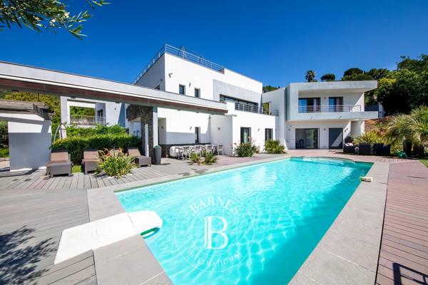 Cavalaire-sur-Mer, Villa 9 Chambres -  380 m² à vendre