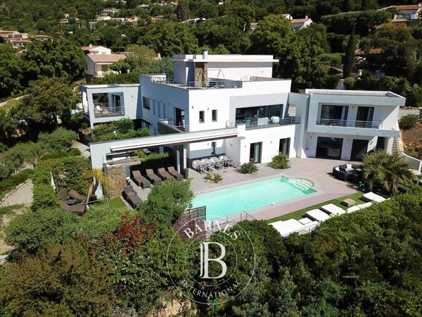 Cavalaire-sur-Mer, Villa 9 Chambres -  380 m² à vendre