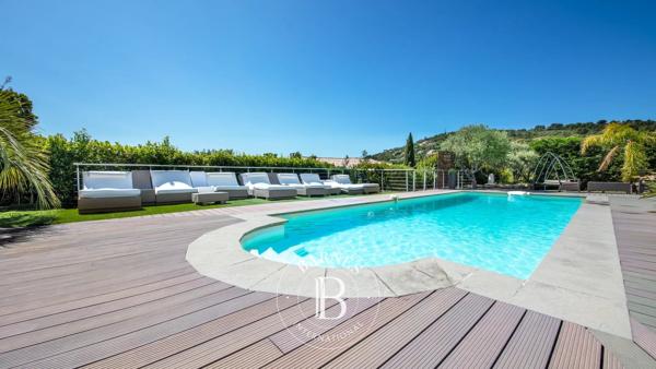 Cavalaire-sur-Mer, Villa 9 Chambres -  380 m² à vendre