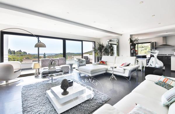 Cavalaire-sur-Mer, Villa 9 Chambres -  380 m² à vendre