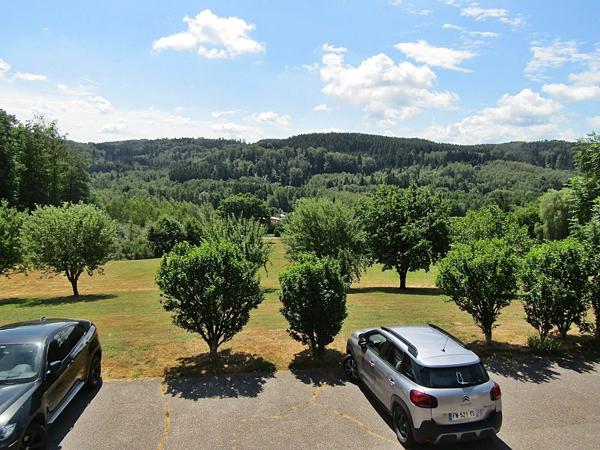Location                                                      Appartement
                        
                     3 pièces                      90 m2                     à Moyenmoutier