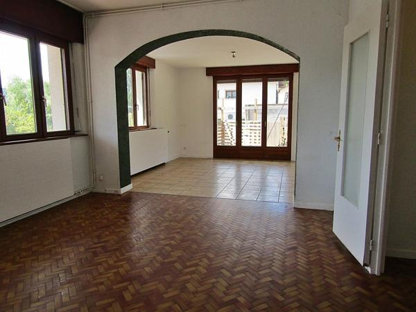 Location                                                      Appartement
                        
                     3 pièces                      90 m2                     à Moyenmoutier