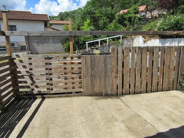 Location                                                      Appartement
                        
                     3 pièces                      90 m2                     à Moyenmoutier