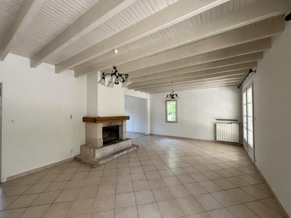 Maison à louer 895 € CC Montesquieu 5 p 118 m² DPE D
