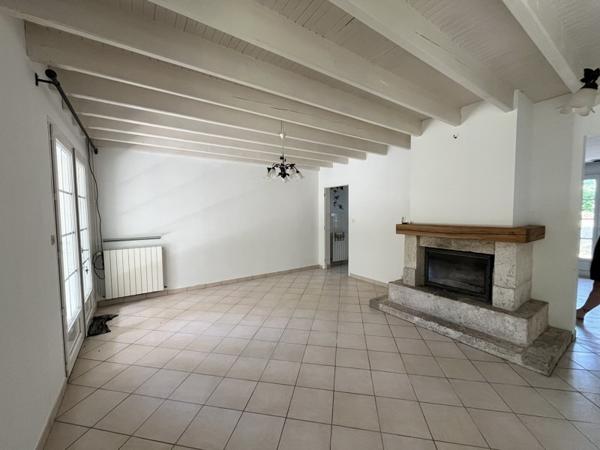 Maison à louer 895 € CC Montesquieu 5 p 118 m² DPE D