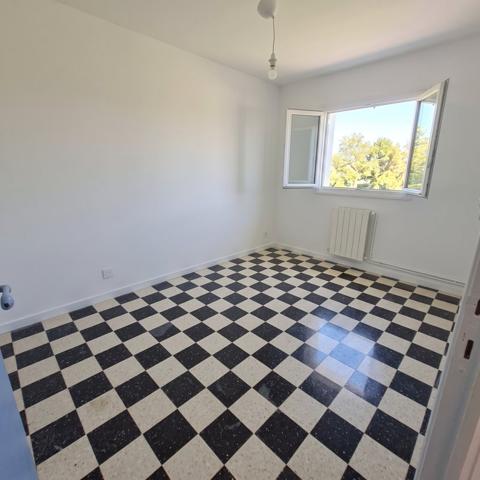 Maison à louer 895 € CC Montesquieu 5 p 118 m² DPE D