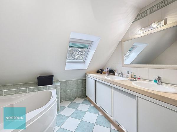 Amboise maison en parfait état, 180m², 5 chambres.