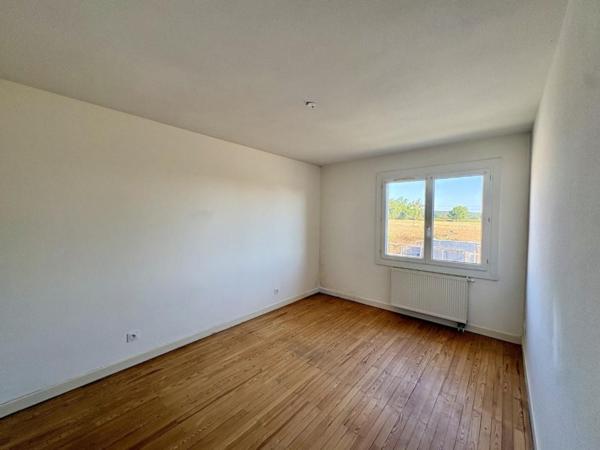 MAISON T4 A LOUER A MABLY - LE CAPITAN